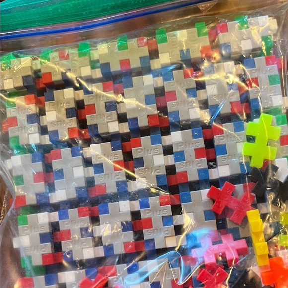 Plus-Plus Colorful Interlocking Building Plus Pieces - Multi Color - Picture 4 of 8
